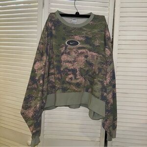 Women’s Nike Sweatshirt